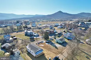 240 Deford Ave, Stanley, VA 22851 - Photo 4