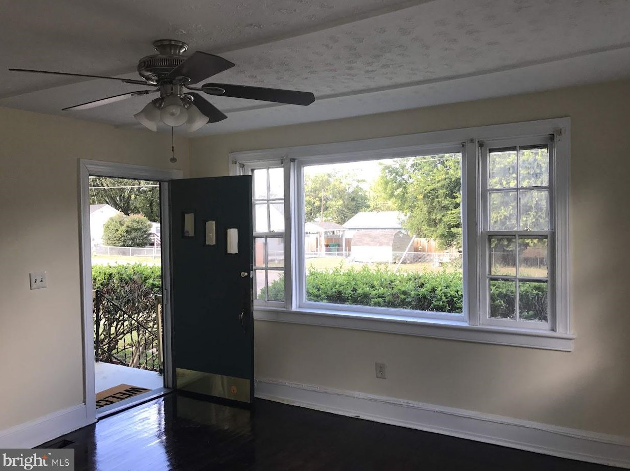 322 Virginia Ave, Petersburg, VA 23803-2632