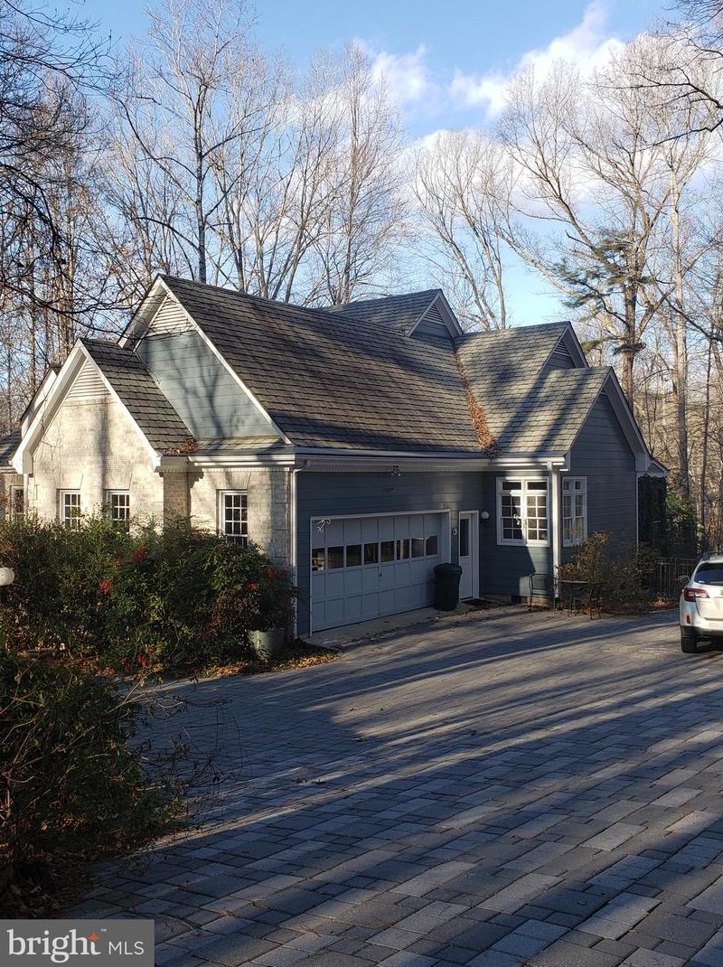 1916 Woodberry Mill Rd, Powhatan, VA 23139