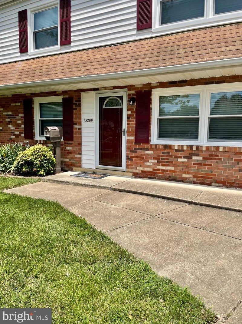 13200 Hawthorn Ln, Woodbridge, VA 22193