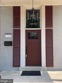 1908 Halifax Rd, Woodbridge VA  22191-2407 exterior