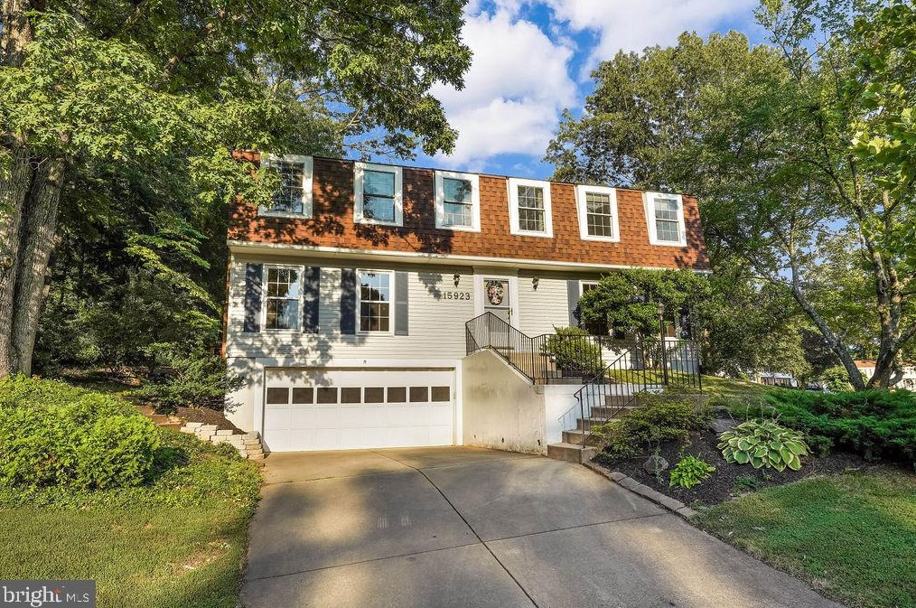 15923 Fairway Dr, Dumfries, VA 22025-1621