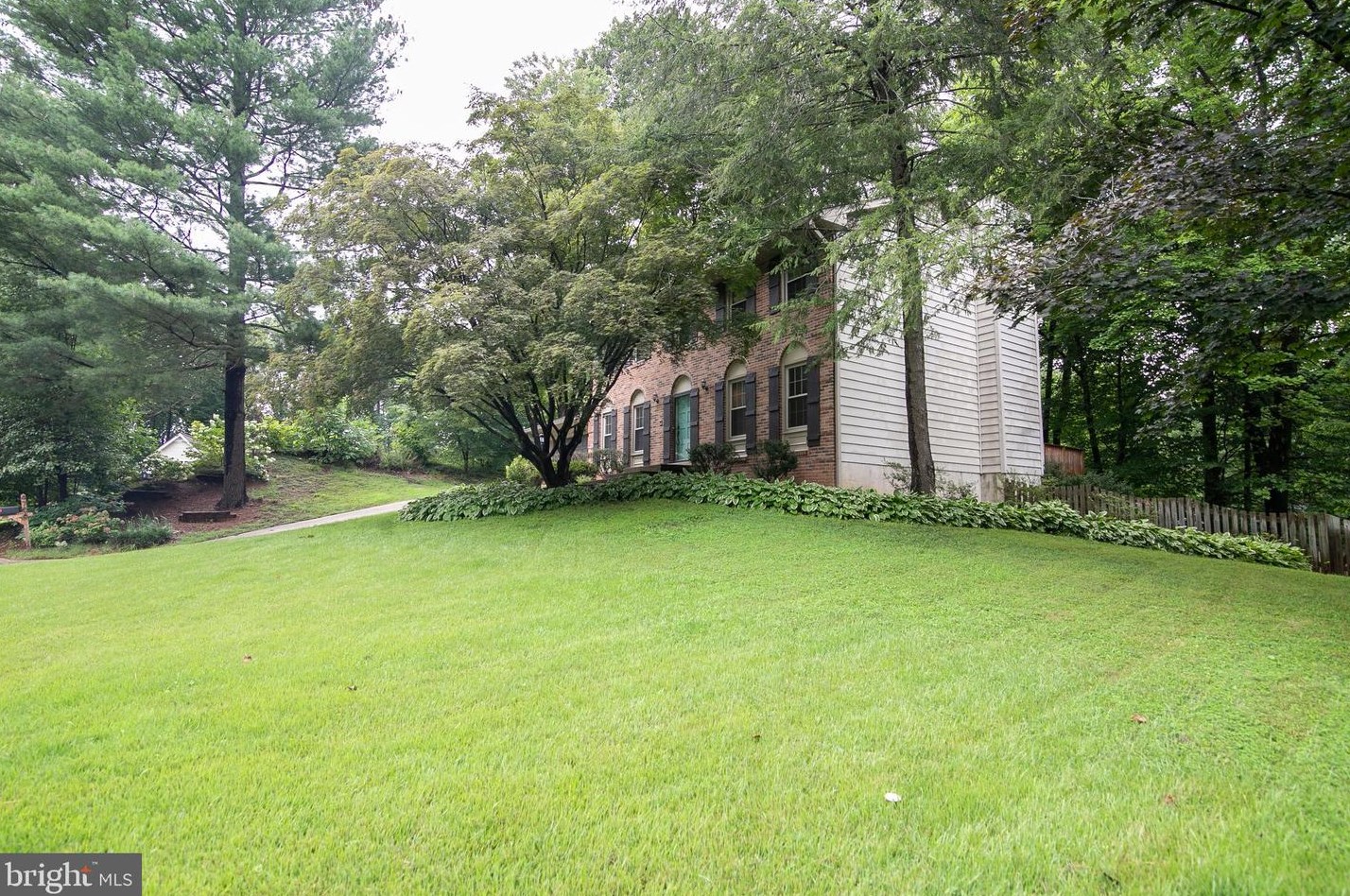 4706 Pinecrest Ct, Dumfries VA  22025-1347 exterior