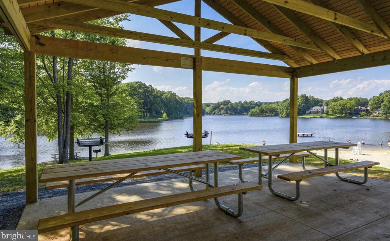 5135 Lands End Ct, Dumfries, VA 22025-3068