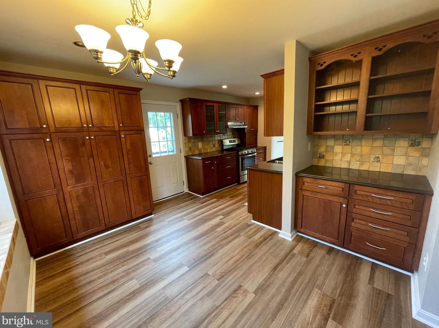 9704 Sudley Manor Dr, Manassas, VA 20109