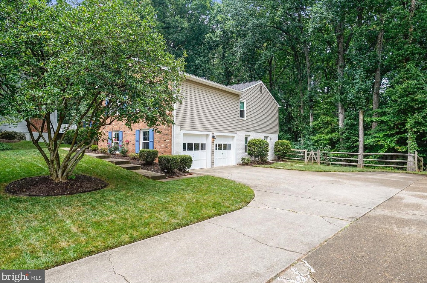 4655 Timber Ridge Dr, Dumfries, VA 22025-1059