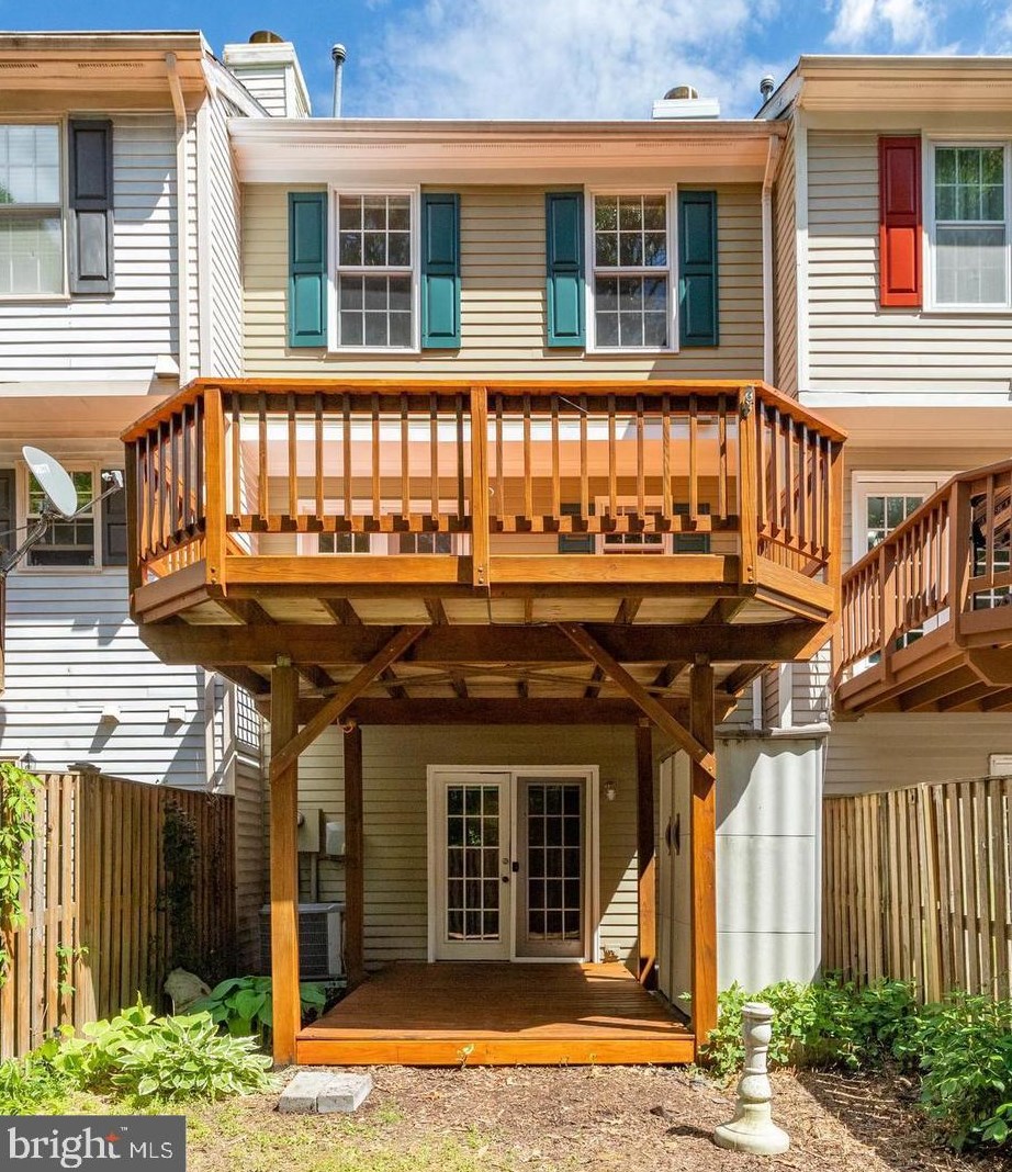 12620 Monarch Ct, Woodbridge, VA 22192