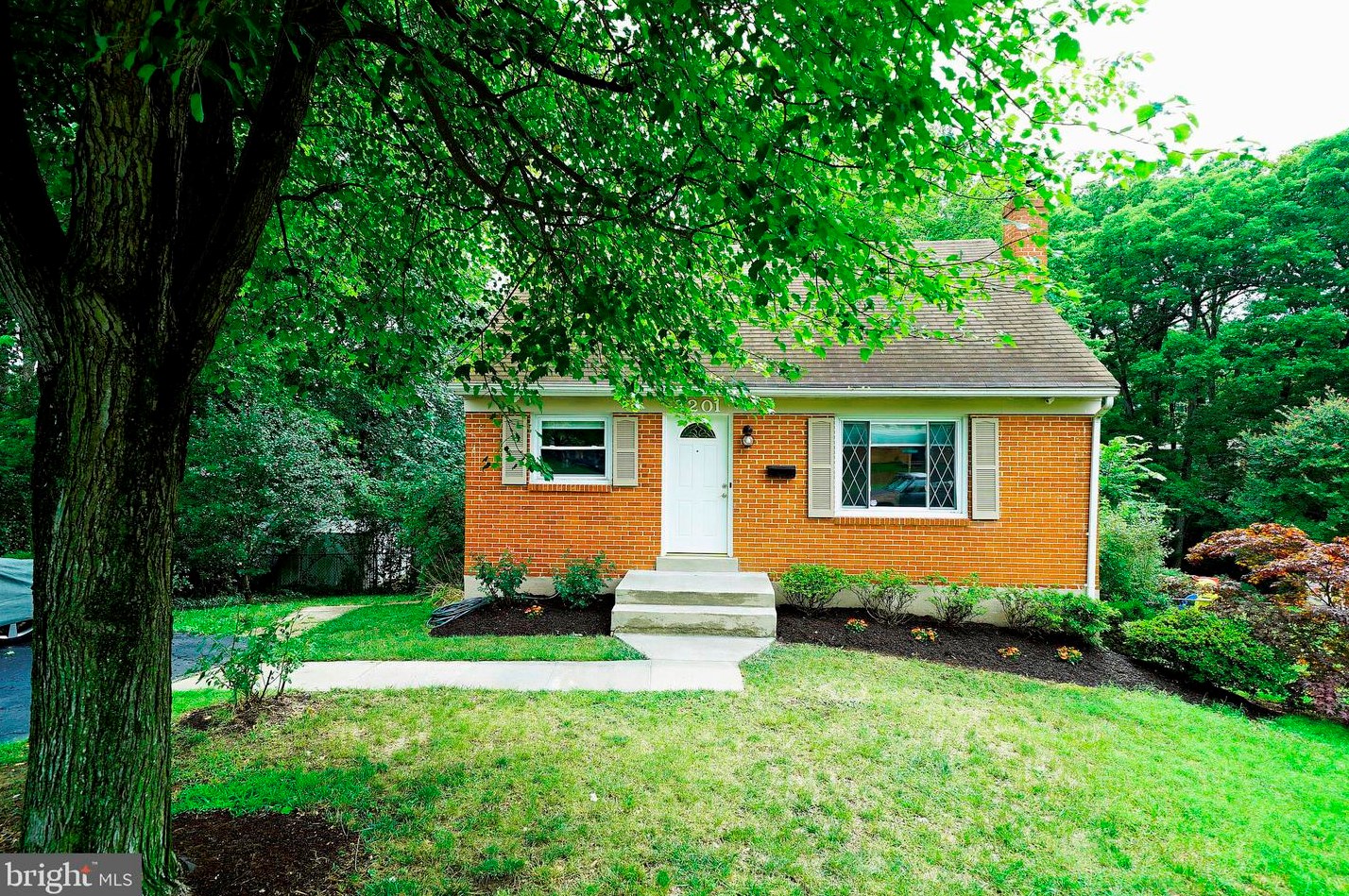 3201 Bradford St, Woodbridge, VA 22193-1423