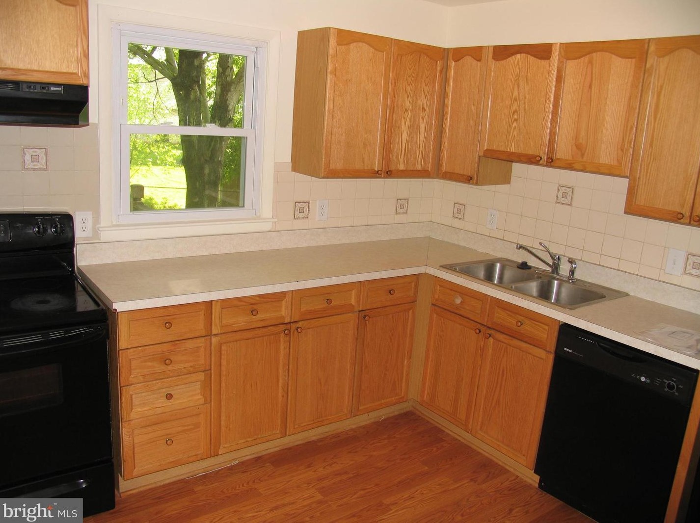 13911 Mapledale Ave, Woodbridge, VA 22193