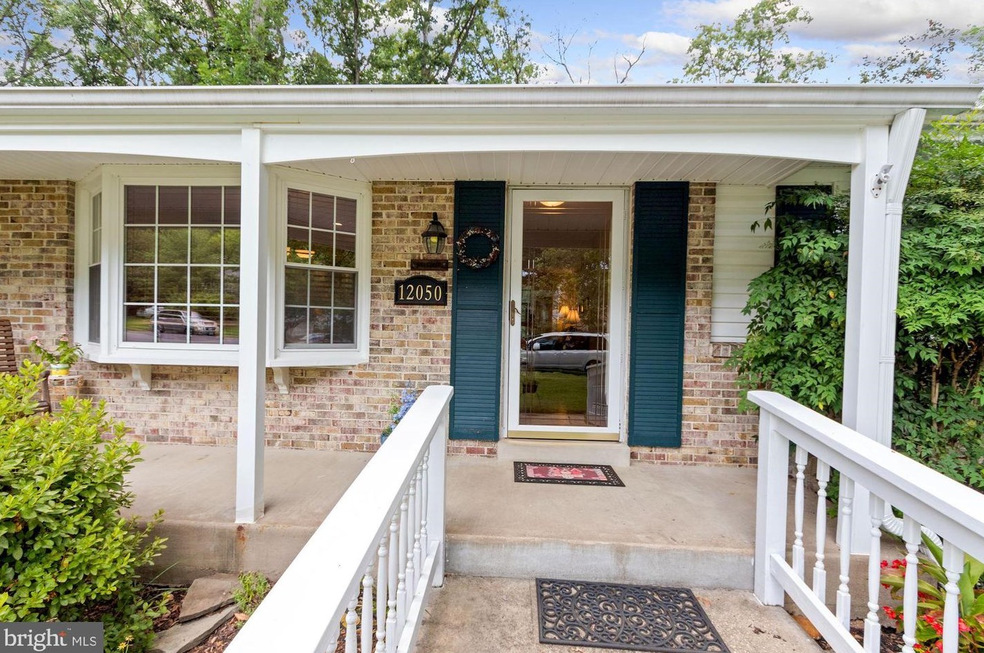12050 Willowood Dr, Woodbridge, VA 22192