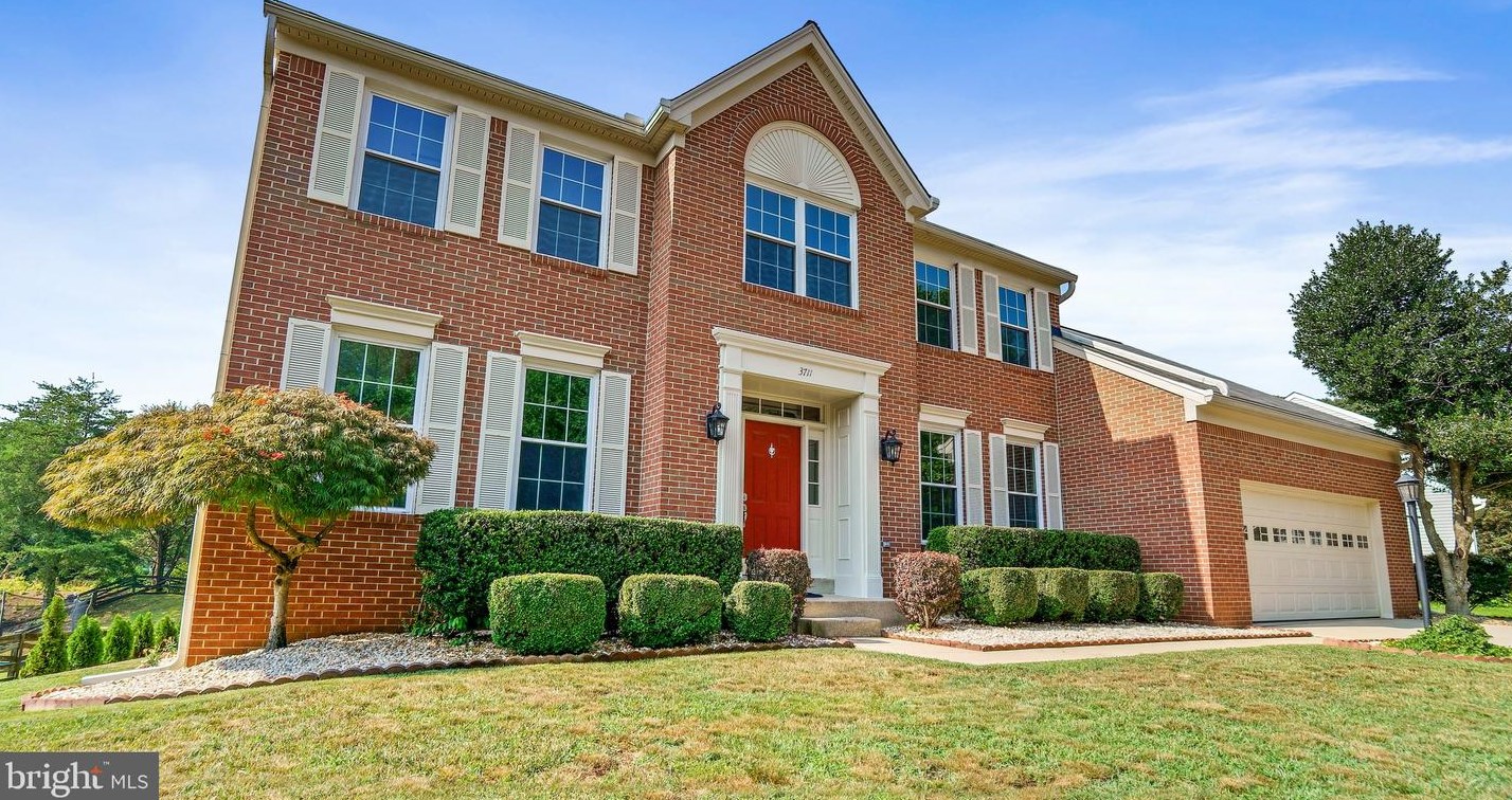 3711 Thomasson Crossing Dr, Triangle, VA 22172