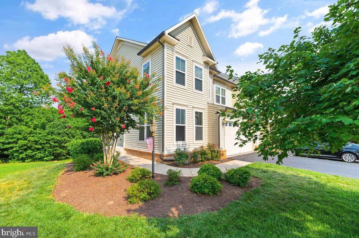 12026 Lake Dorian Dr, Bristow, VA 20136