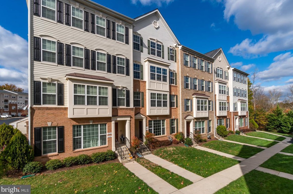 6153 Aster Haven Cir #57, Haymarket, VA 20169