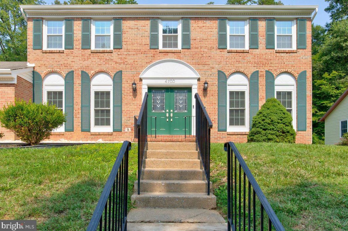 4700 Maybury Pl, Dumfries, VA 22025-1338