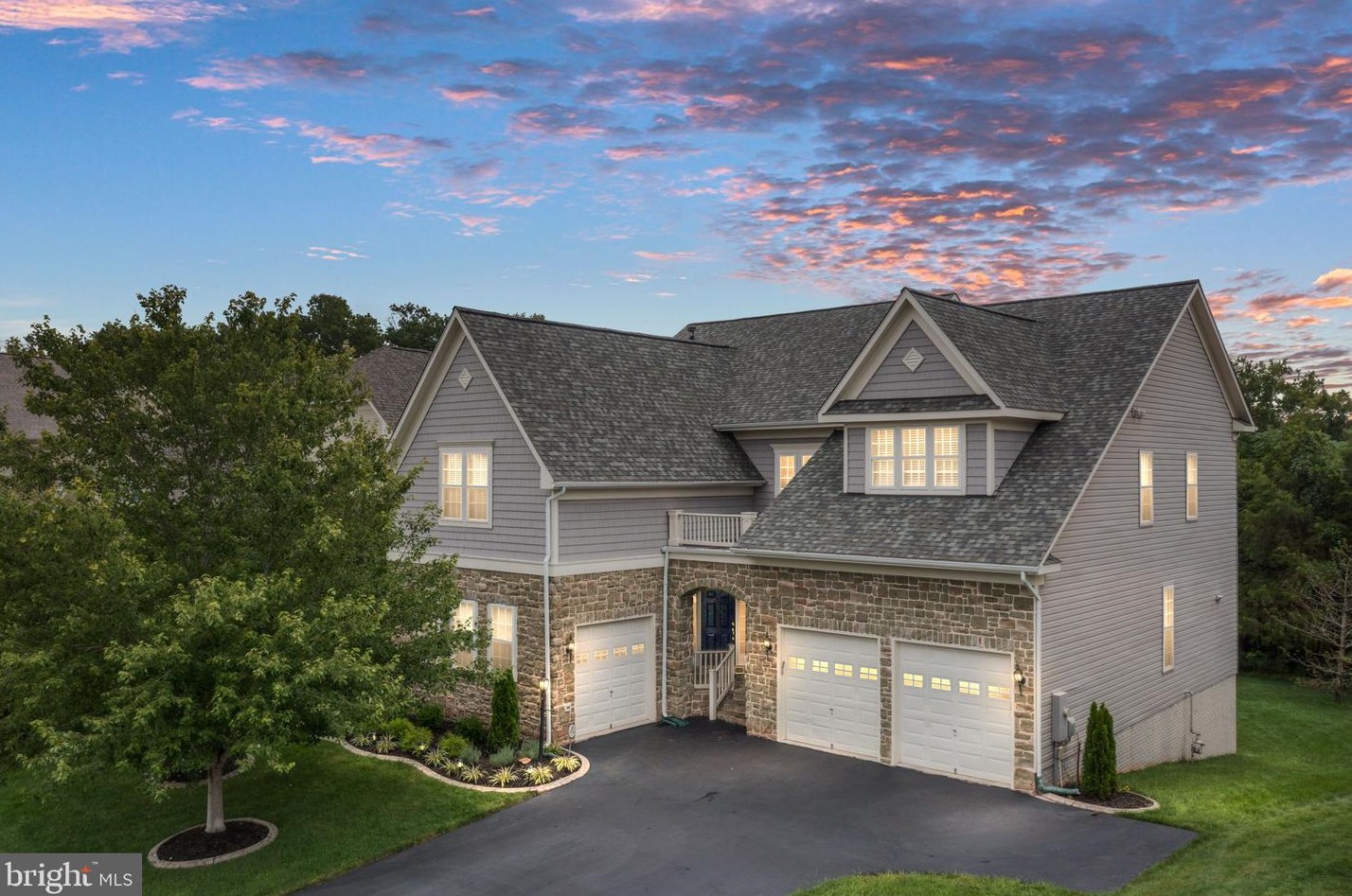 9318 Falling Water Dr, Bristow, VA 20136