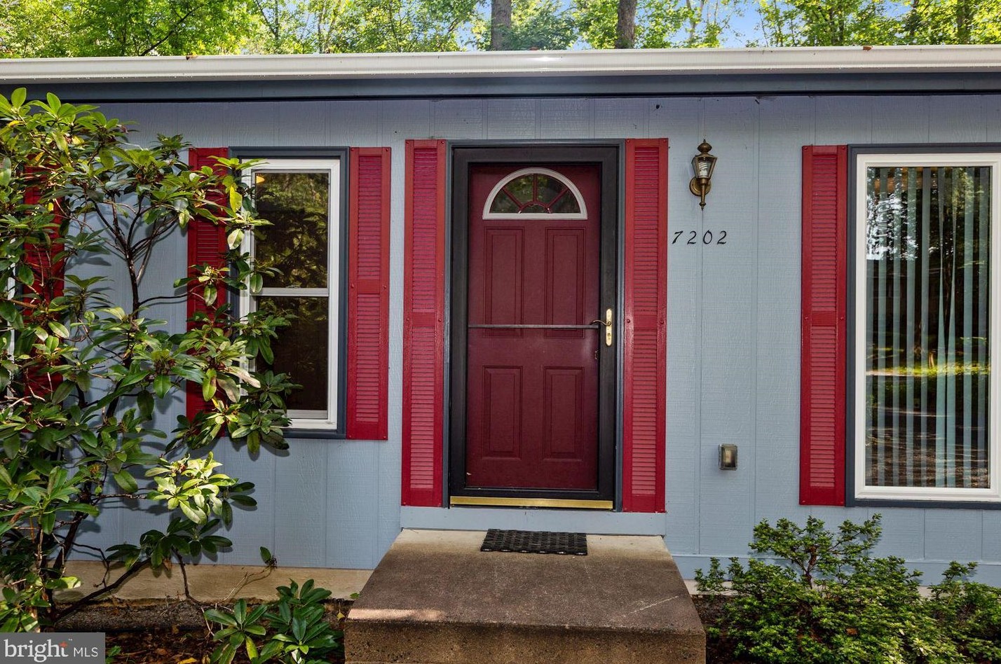 7202 Ridgeway Dr, Manassas, VA 20112-3607