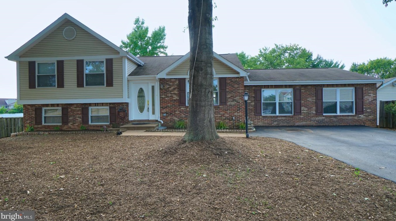 8113 Halsey Ct, Manassas, VA 20109-3157