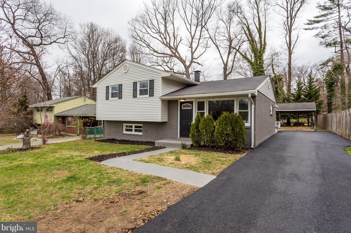 18907 Barnette Cir, Triangle, VA 22172