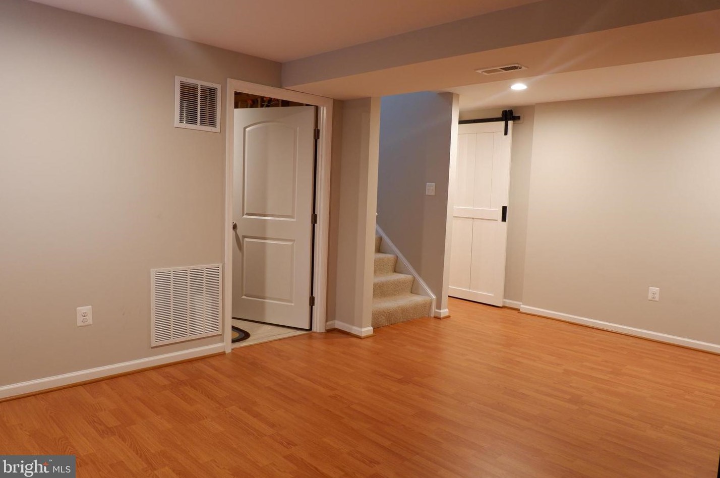 4252 Talon Dr, Dumfries VA  22025-2052 exterior