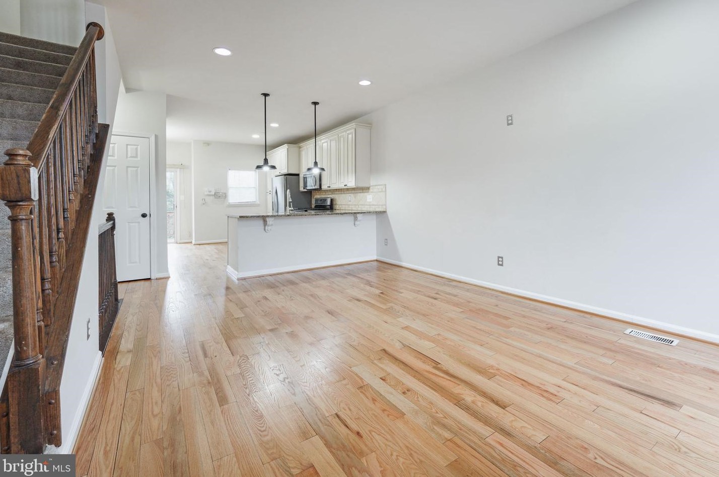 4170 Ashmere Cir, Dumfries VA  22025-1518 exterior