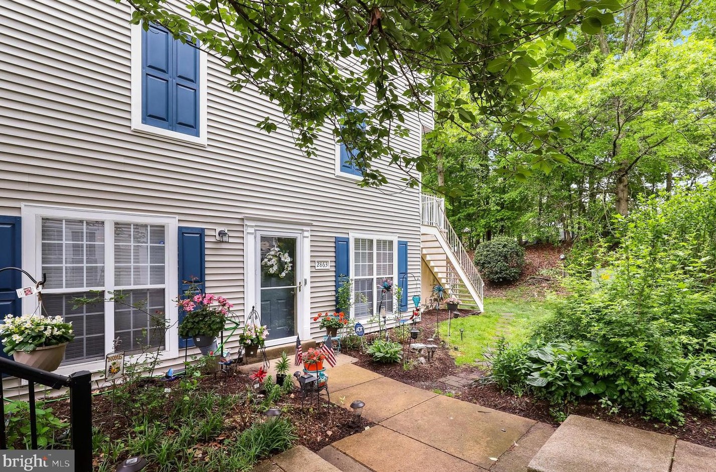2863 Burgundy Pl, Woodbridge, VA 22192-1944