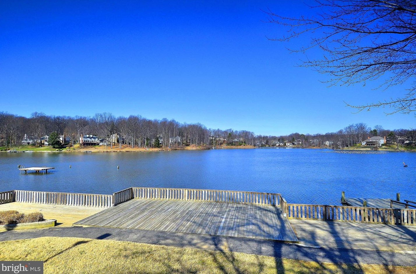 15899 Cliffbrook Ct, Dumfries, VA 22025-1608