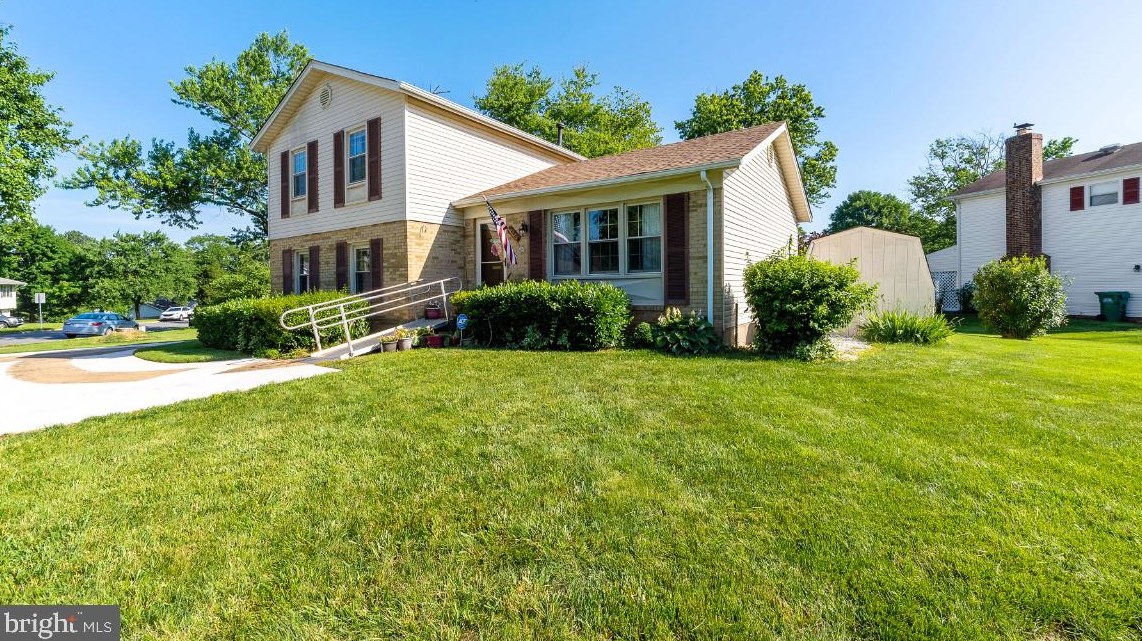 8275 Highland St, Manassas, VA 20110-3601