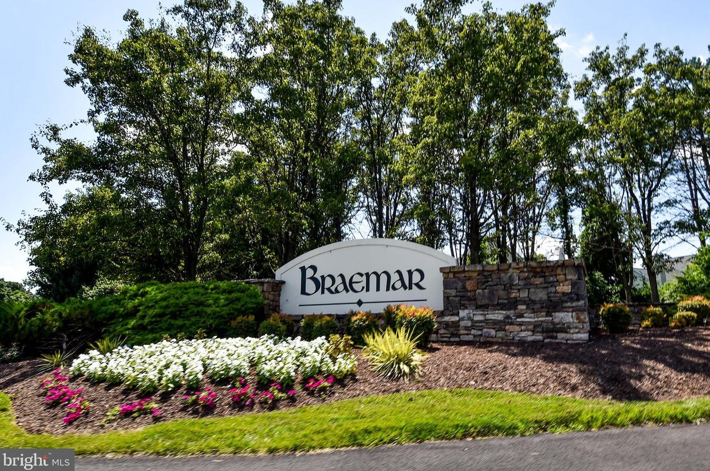 12482 Iona Sound Dr, Bristow, VA 20136