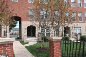 7963 Crescent Park Dr, Gainesville, VA 20155