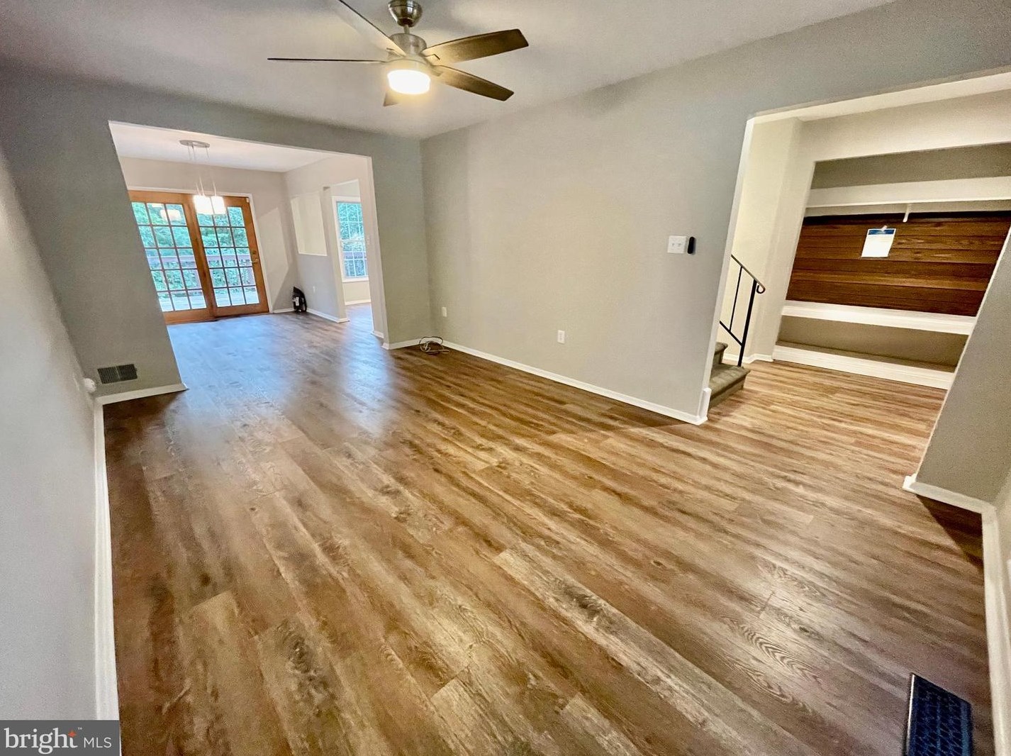 12838 Tumbling Brook Ln, Woodbridge, VA 22192