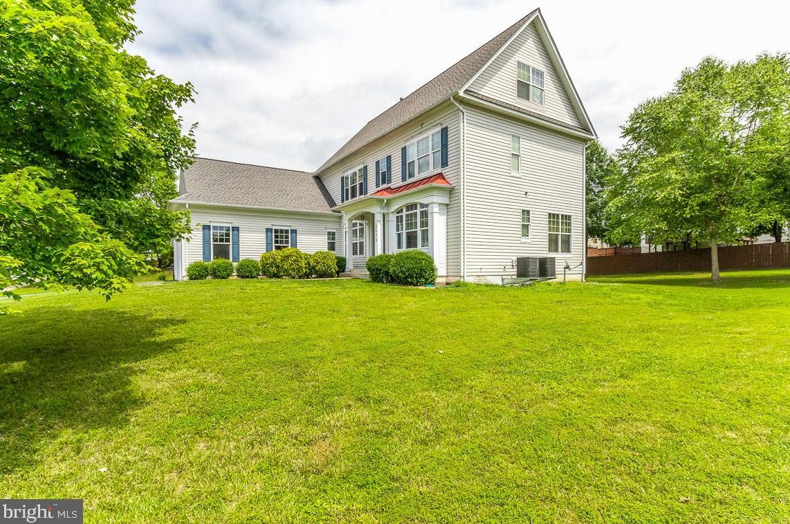 3333 Anne De Bourgh Dr, Triangle, VA 22172