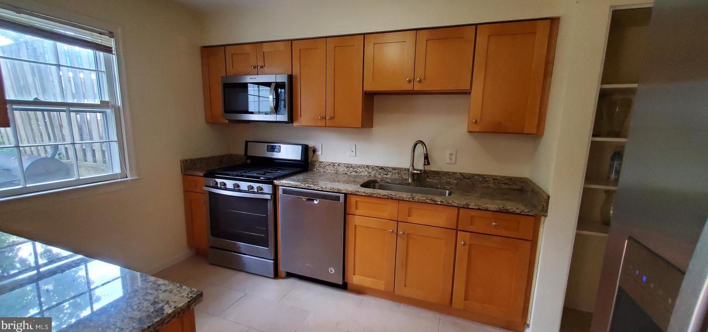 12525 Plymouth Ct, Woodbridge, VA 22192