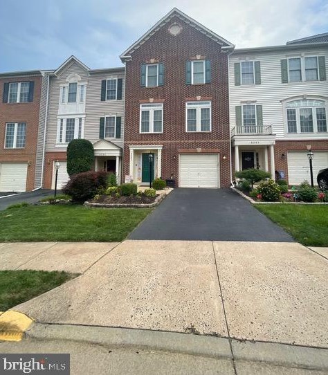 8083 Montour Heights Dr, Gainesville, VA 20155
