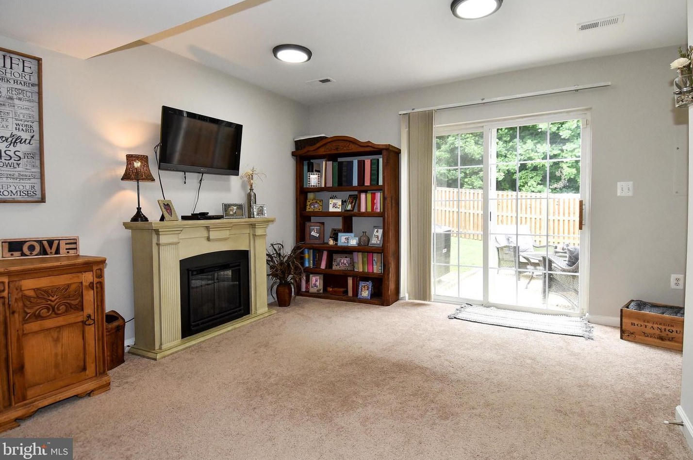 15572 Three Otters Pl, Manassas VA  20112-5424 exterior