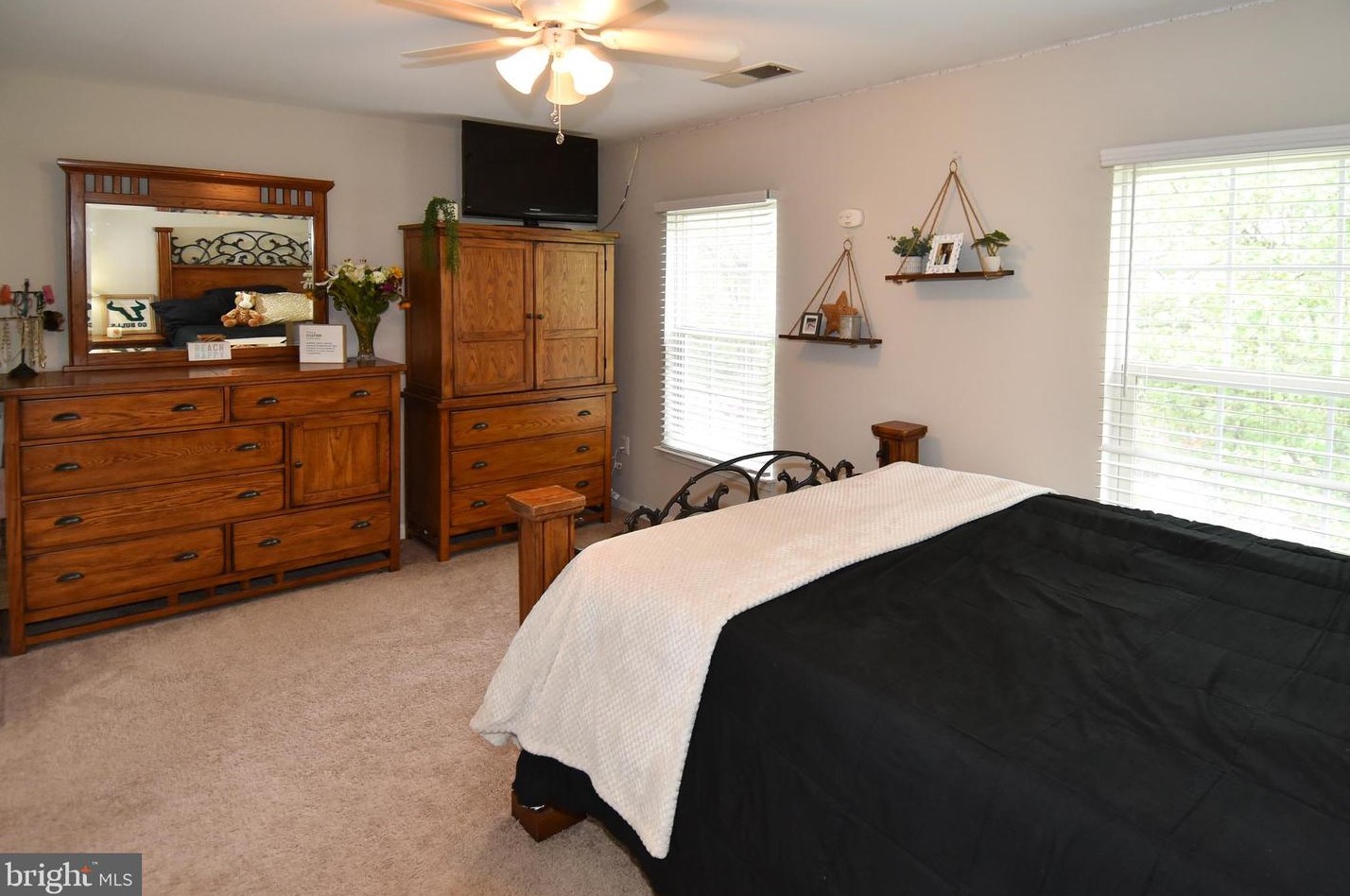 15572 Three Otters Pl, Manassas VA  20112-5424 exterior