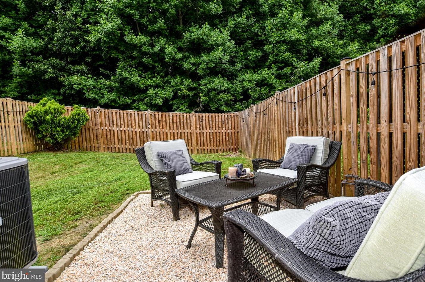 15572 Three Otters Pl, Manassas VA  20112-5424 exterior