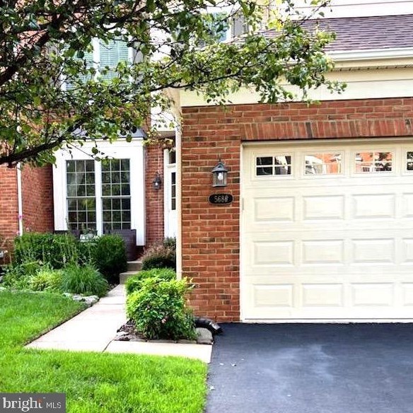 5686 Solheim Cup Dr, Haymarket, VA 20169