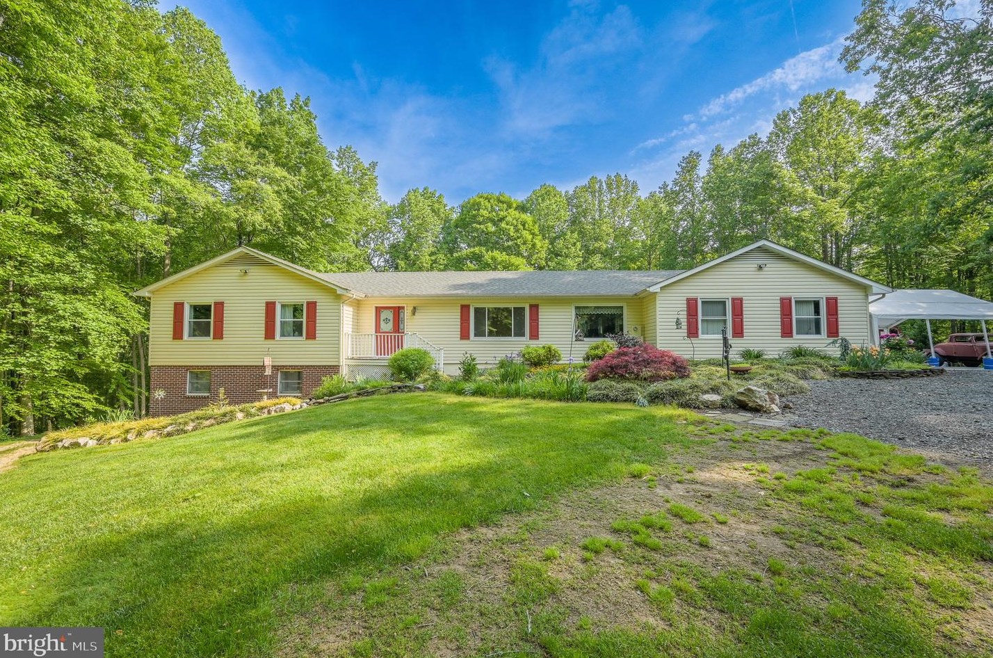 5008 Cannon Bluff Dr, Woodbridge, VA 22192-5737