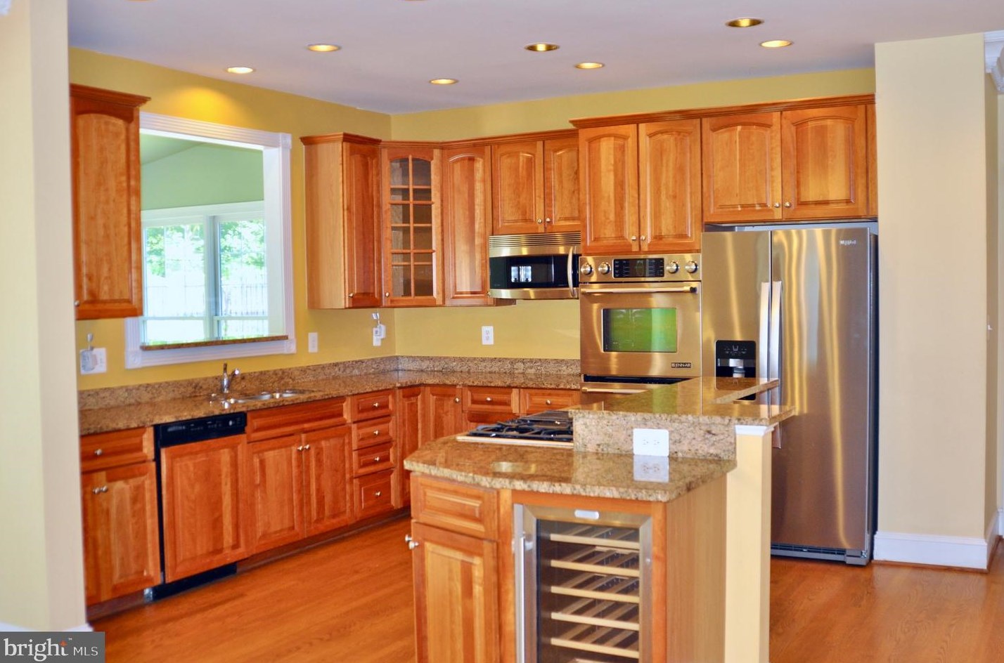 3713 Stonewall Manor Dr, Triangle, VA 22172