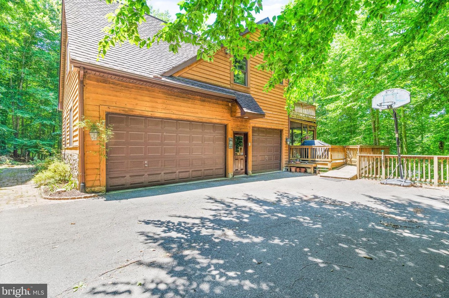 5177 Wolf Run Shoals Rd, Woodbridge, VA 22192
