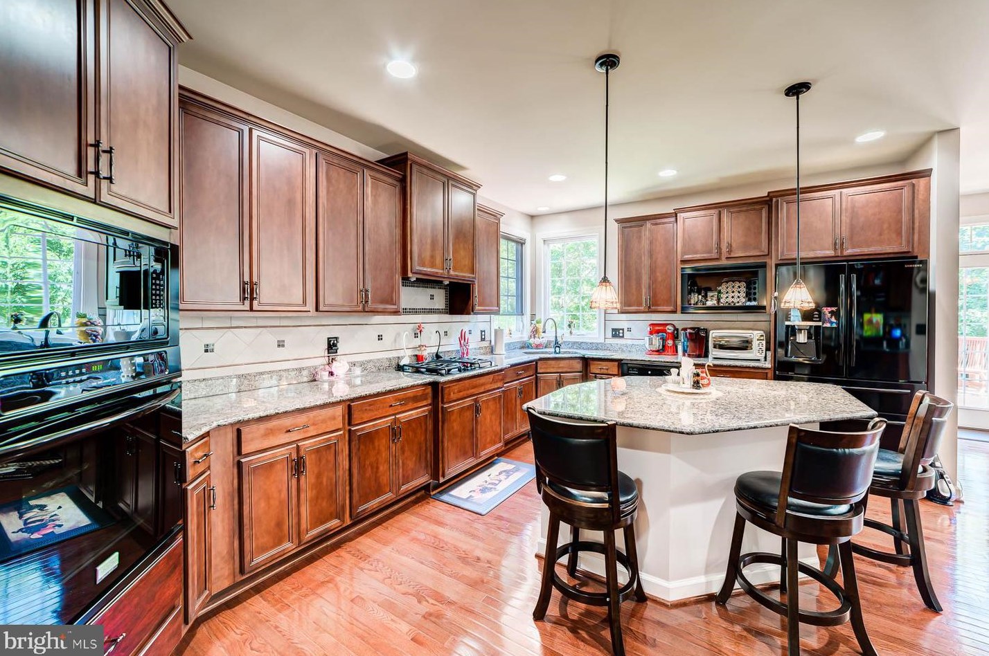 3232 Lost Pond Ct, Triangle, VA 22172