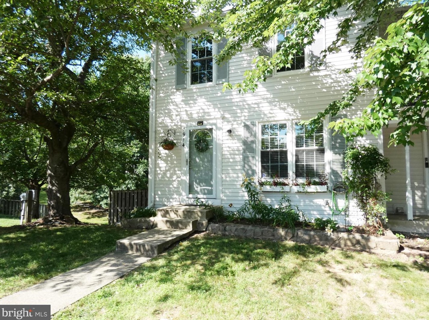 1914 Pohick Creek Ct, Woodbridge, VA 22192
