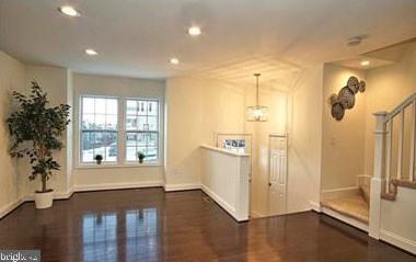 17413 Cosgrove Way, Dumfries VA  22026-3315 exterior
