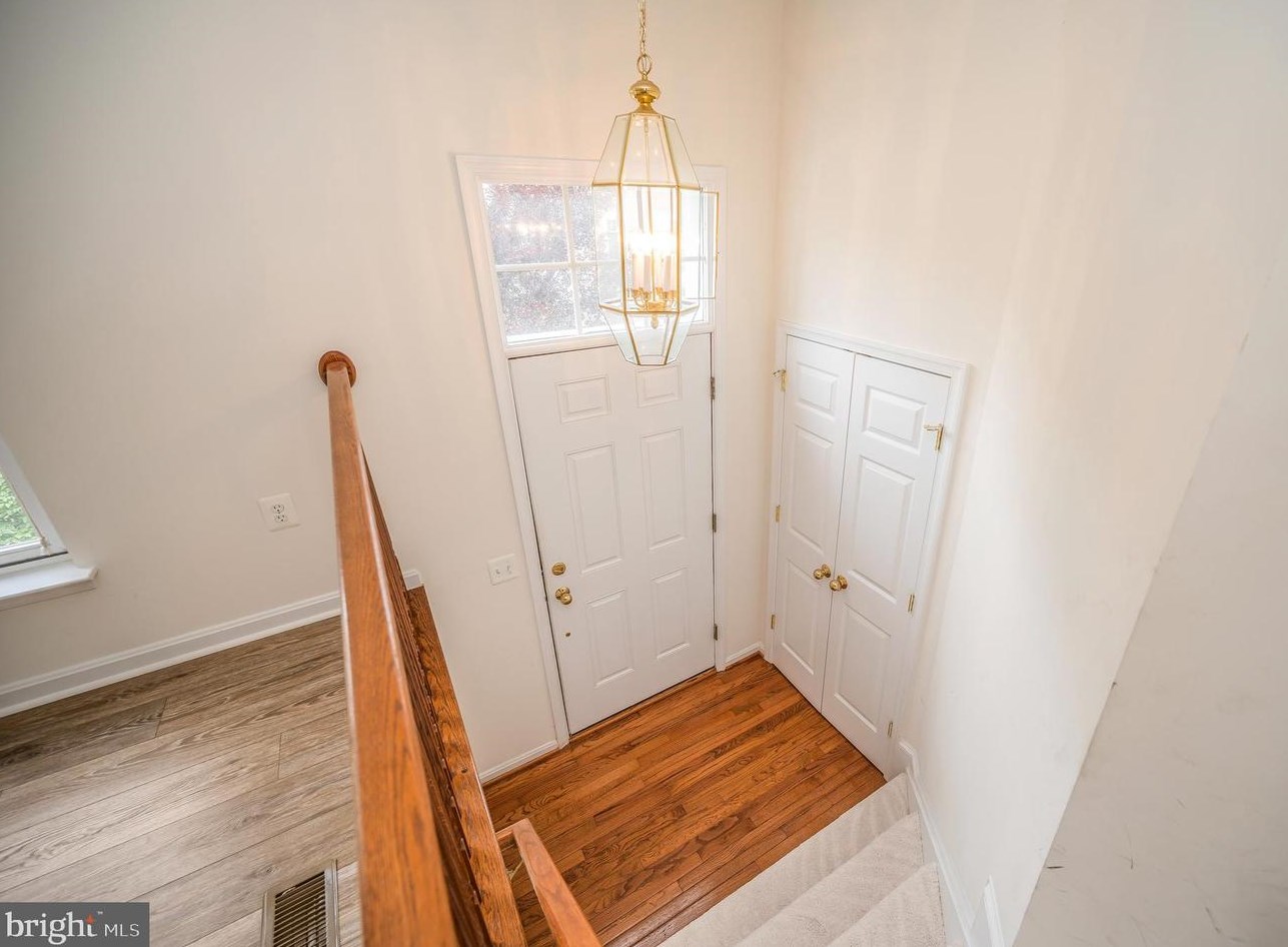9836 Cheshire Ridge Cir, Manassas VA  20110-2788 exterior