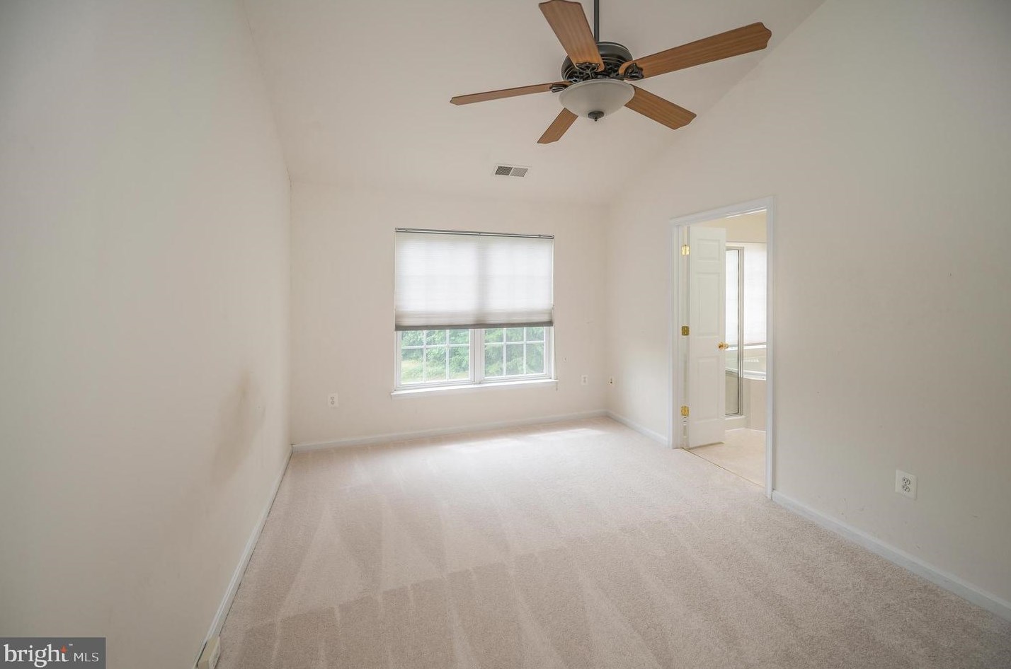 9836 Cheshire Ridge Cir, Manassas VA  20110-2788 exterior