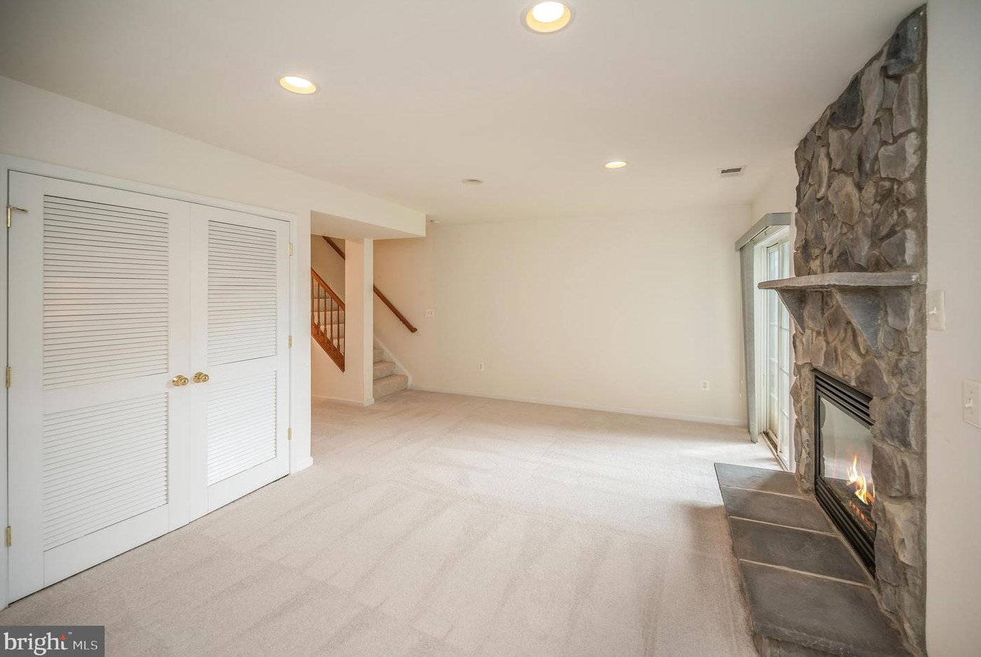 9836 Cheshire Ridge Cir, Manassas VA  20110-2788 exterior