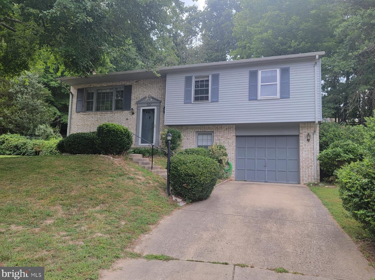 11888 Catoctin Dr, Woodbridge, VA 22192