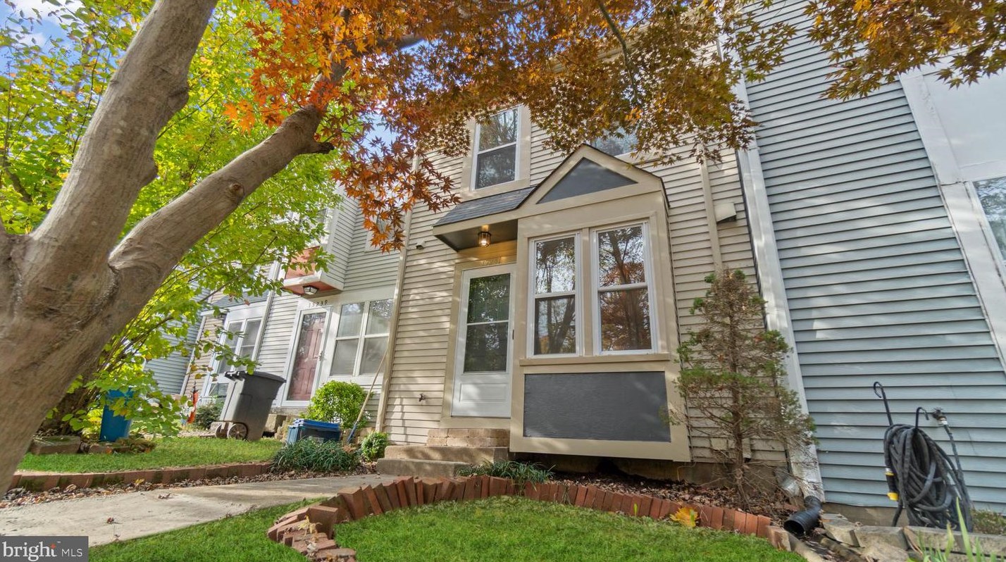 15241 Valley Stream Dr, Woodbridge, VA 22191