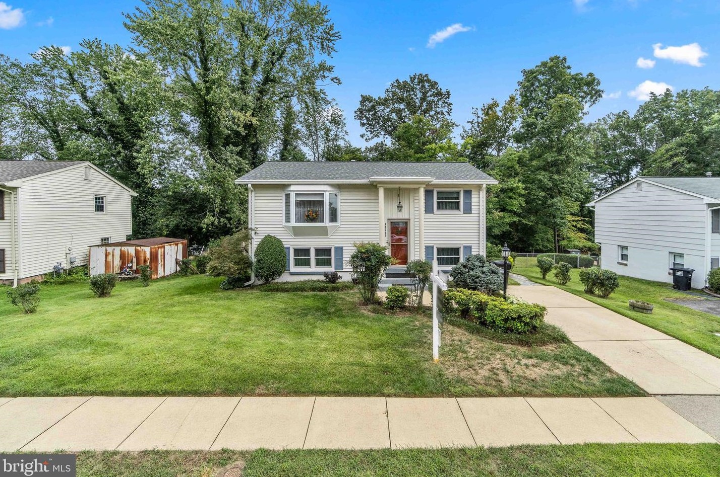 13717 Gran Deur Dr, Woodbridge, VA 22193-2520