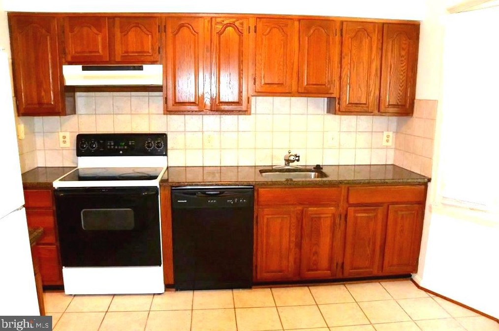 12761 Lockleven Ln, Woodbridge, VA 22192
